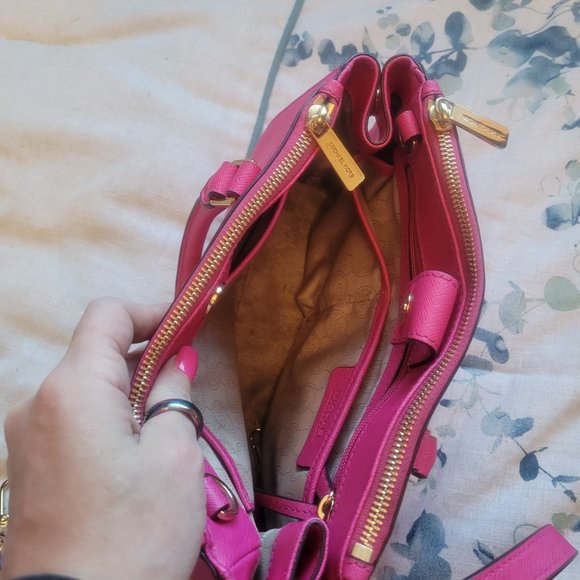 Micheal kors purse - Picture 4 of 4